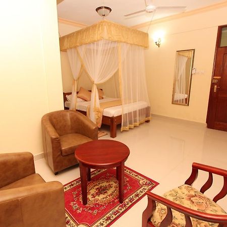 متوابا Jambo Travellers Hotel المظهر الخارجي الصورة